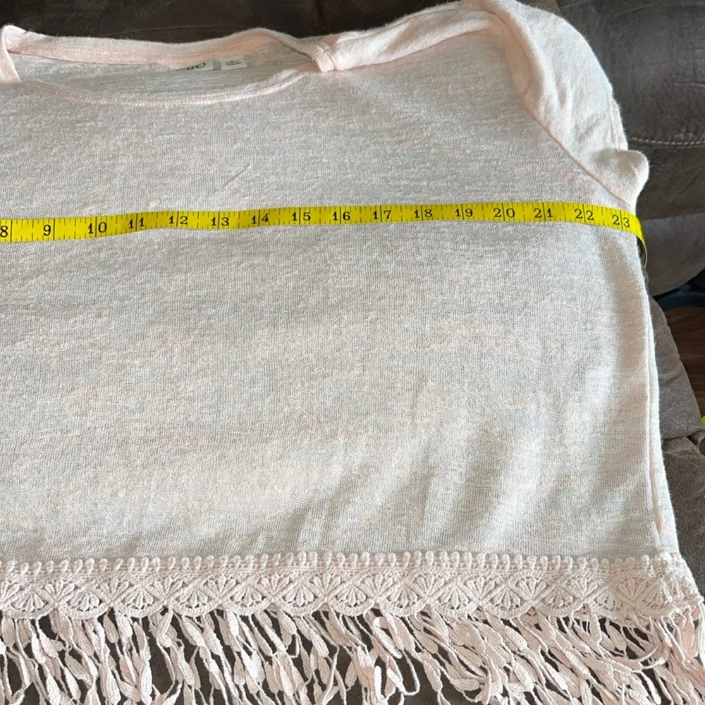 3/$15. Bundle sale Catos Peach cap sleeve L t shirt with fringe hem - Picture 9 of 10